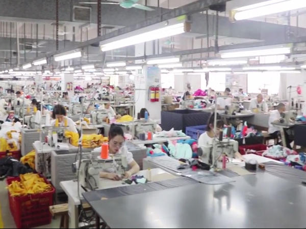 國內(nèi)品牌羽絨服代加工廠家有哪些？羽絨服定制廠家哪里找靠譜？