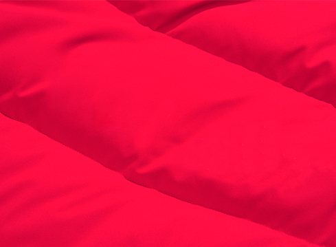 廠家生產(chǎn)加長(zhǎng)款女士保暖羽絨服時(shí)尚款加工羽絨服