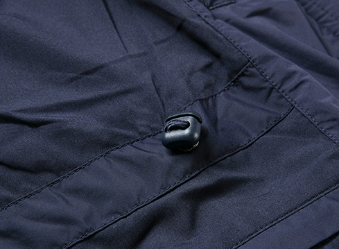 長(zhǎng)款羽絨服廠家定制生產(chǎn)白鴨絨羽絨服