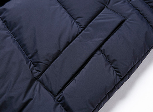 長(zhǎng)款羽絨服廠家定制生產(chǎn)白鴨絨羽絨服