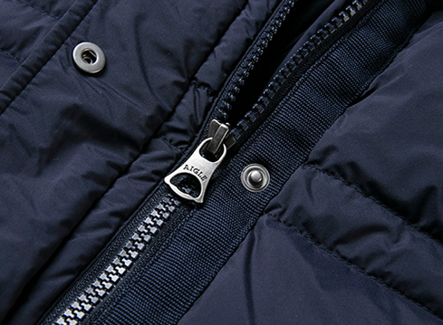 長(zhǎng)款羽絨服廠家定制生產(chǎn)白鴨絨羽絨服