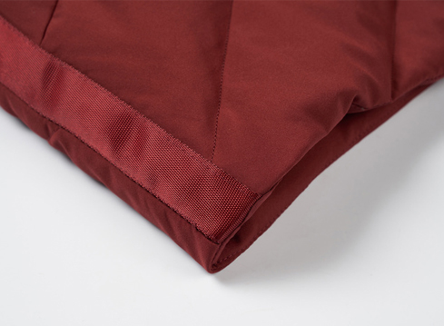 定制中高端保暖羽絨服生產(chǎn)廠家