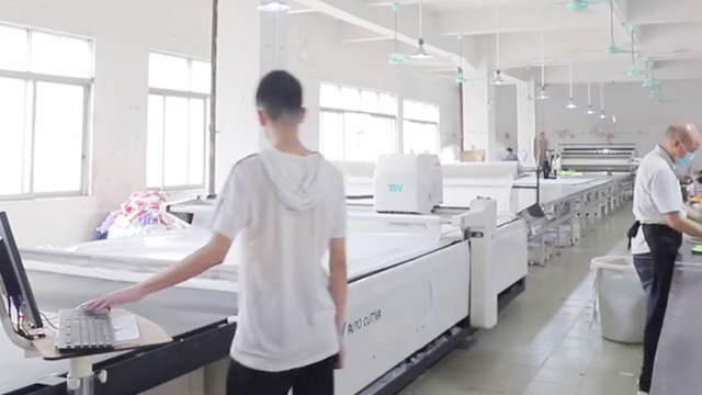 沖鋒衣廠家和你探討沖鋒衣執(zhí)行標(biāo)準(zhǔn)的重要性