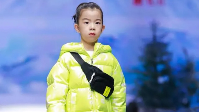 找羽絨服加工廠定制羽絨服一般生產(chǎn)周期是怎樣的？