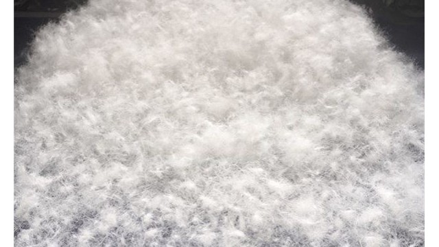 羽絨服加工廠告訴您，充絨量多少才真保暖？